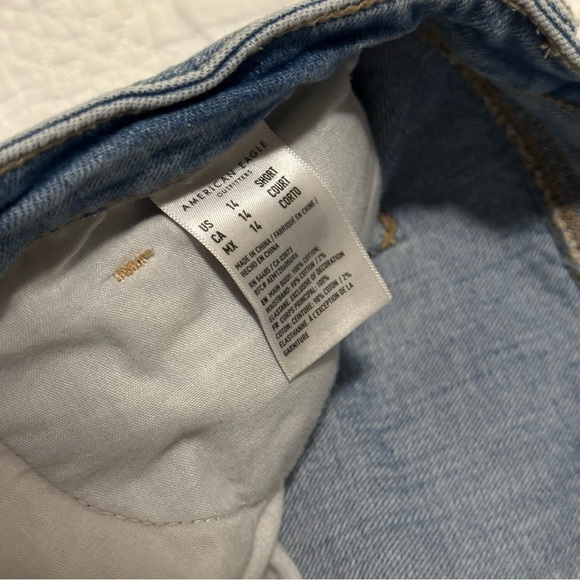 American Eagle Outfitters Light Blue Mom Jeans Straight Leg Denim Size 14 SHORT - Picture 6 of 7